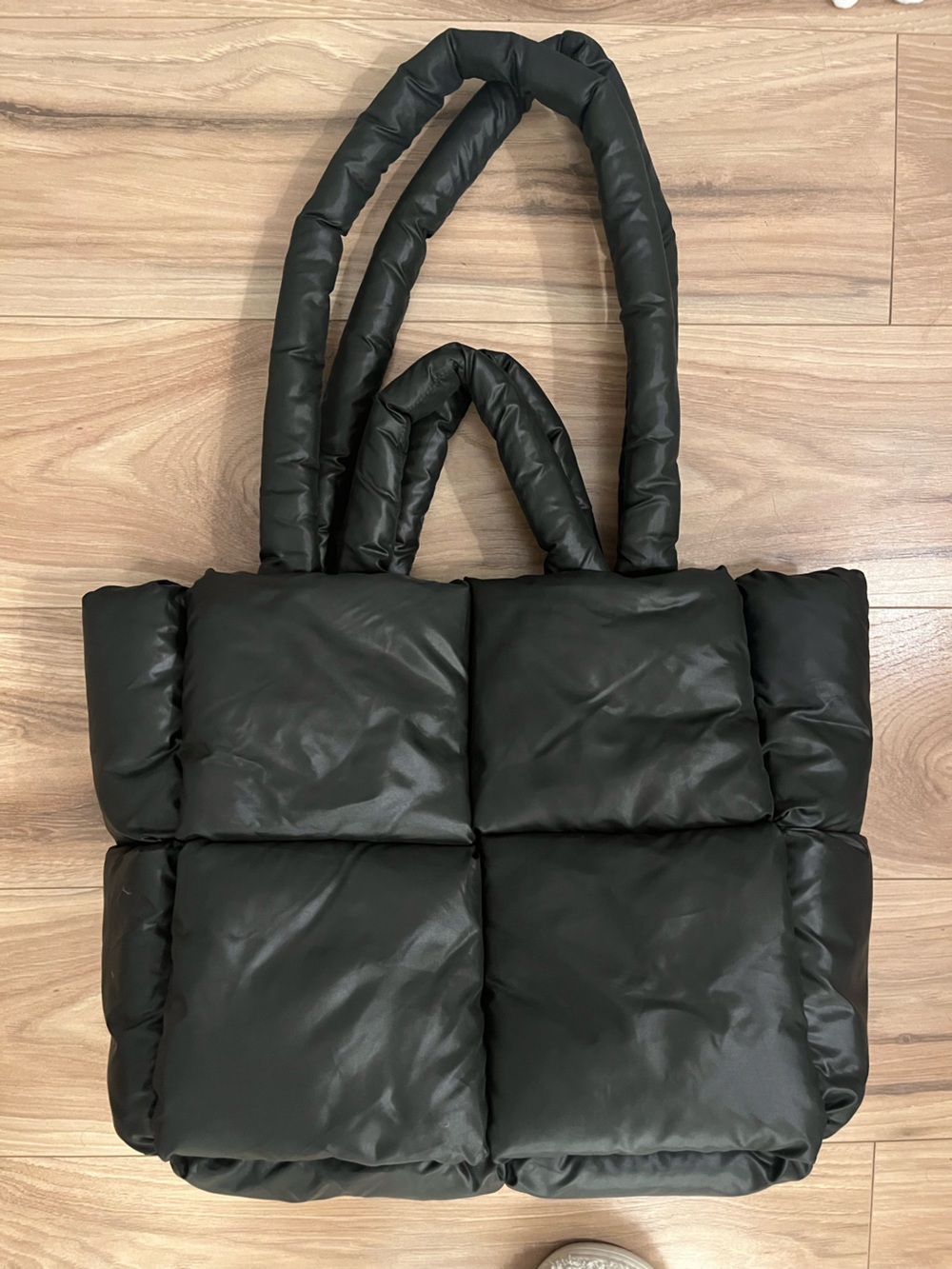 Puffer Tote Bag in Black